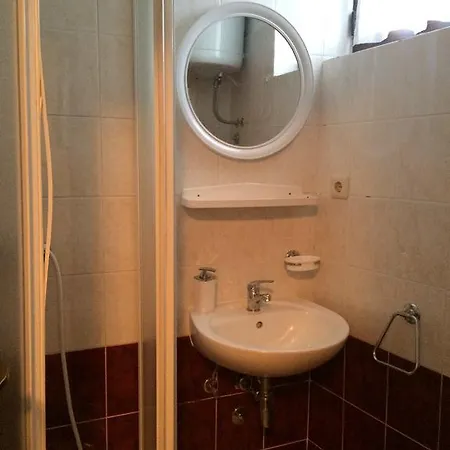 Apartment Nina Omisalj